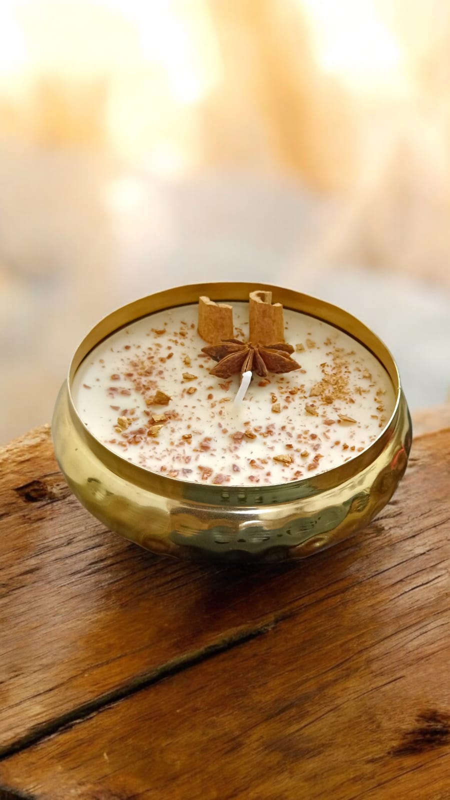 Femmora- urli-cinnamon-candle