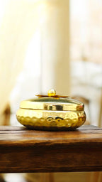 Femmora Cinnamon Urli Metal Candle – Festive & Aromatic