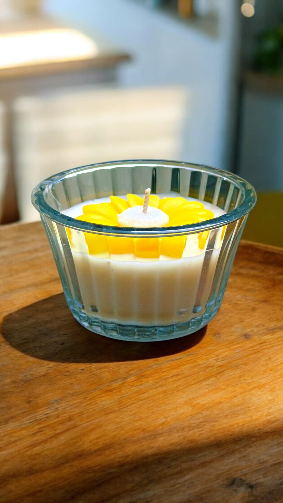 Femmora Handmade Floral Yellow Daisy Candle – Off-White Soy Wax in Glass Jar